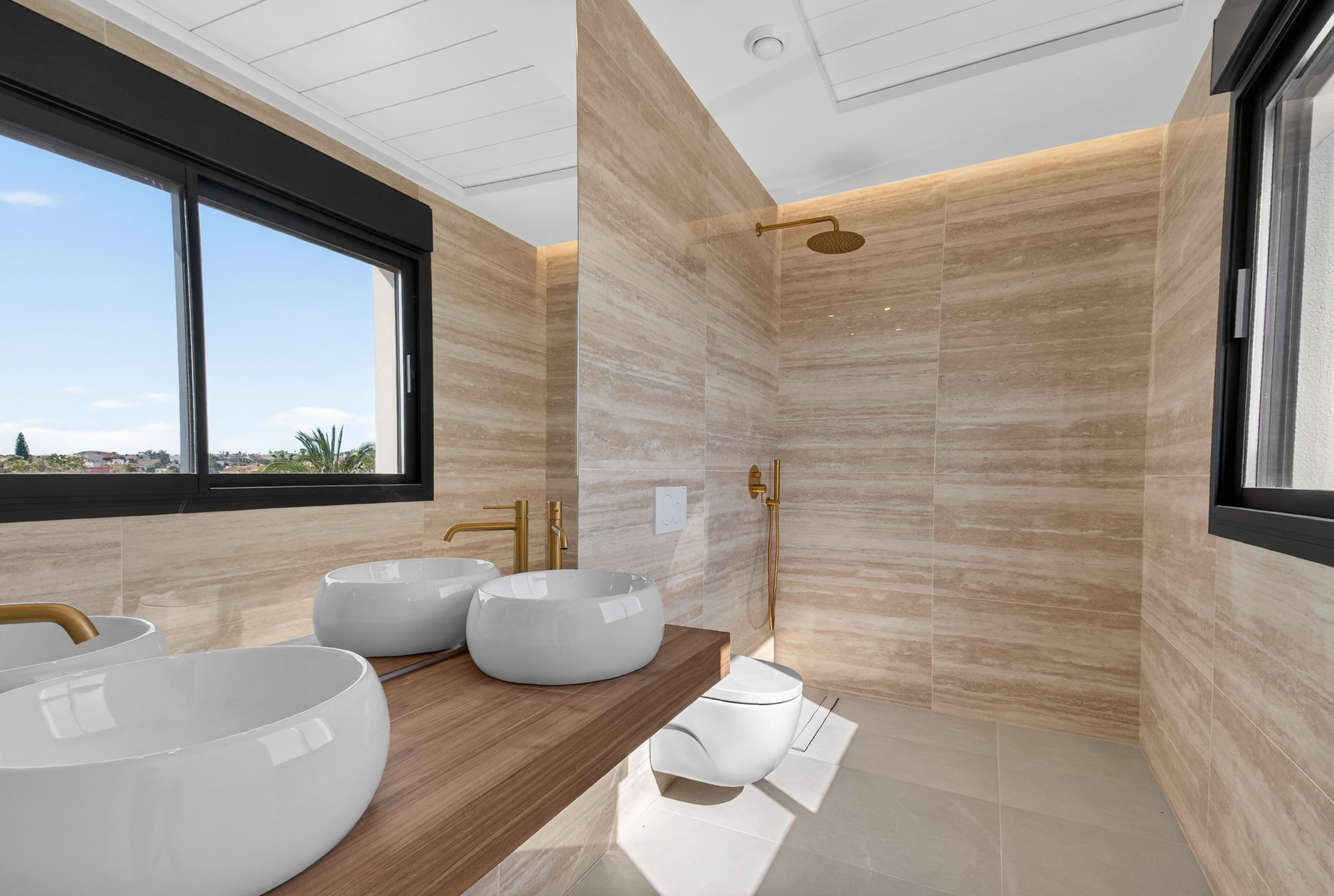 Powder bath real estate photo